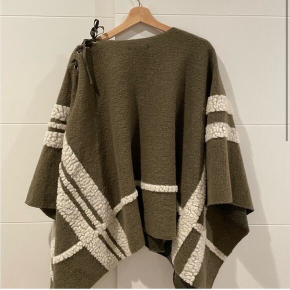 NWT Maje Wool Blend Olive Green Poncho - Picture 3 of 3